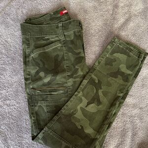 UNIONBAY Green Camouflage Pants